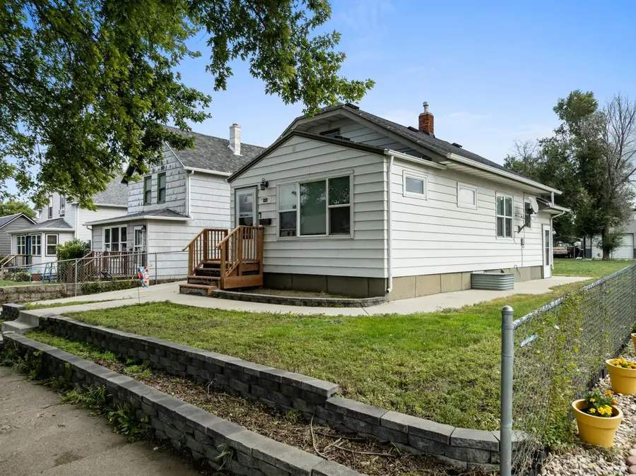 1313 S Main St, Minot, ND 58701 - #2