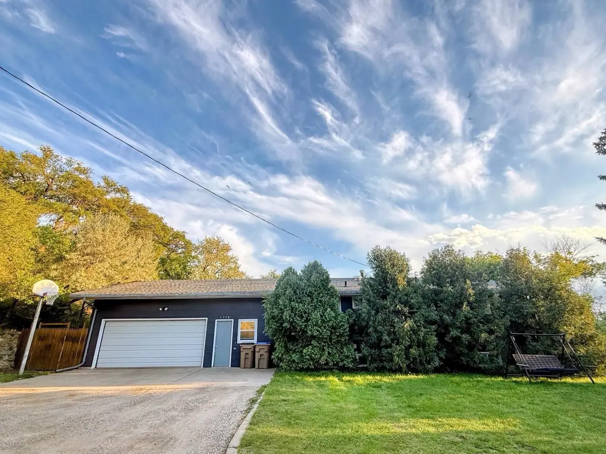 1336/1338 3rd ST NE, Minot, ND 58703 - #1
