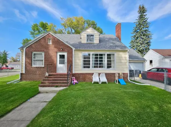 203 4th St. SE, Rugby, ND 58368
