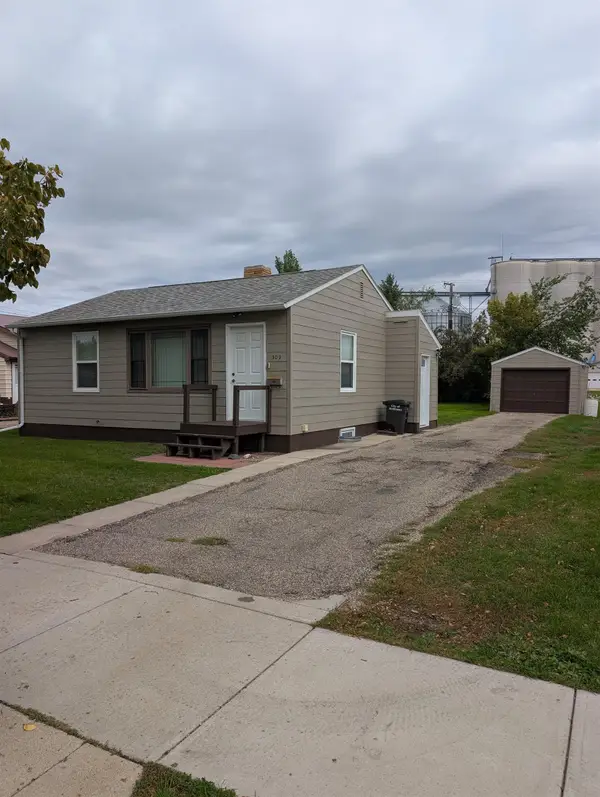 309 SINCLAIR ST, Bottineau, ND 58318