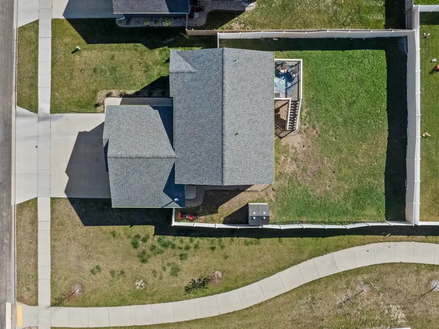 1000 34th Ave, Minot, ND 58703 - #3