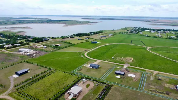 4152 13S ST NW, Garrison, ND 58540