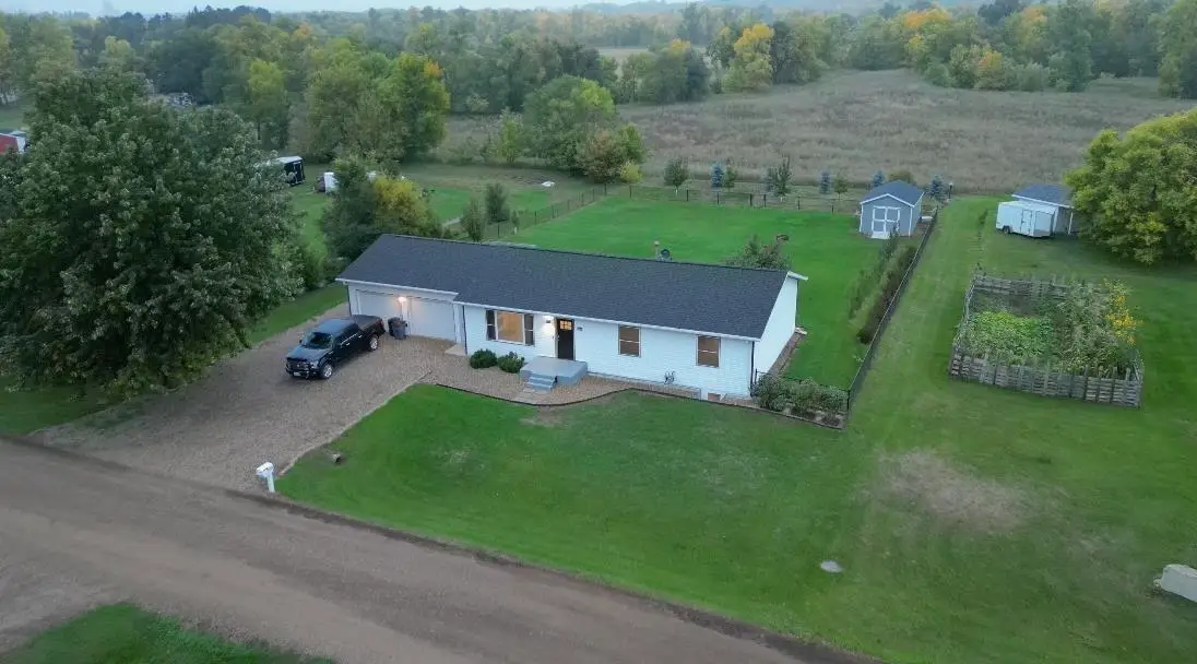 4725 SE 30th Ave SE, Minot, ND 58701 - #1