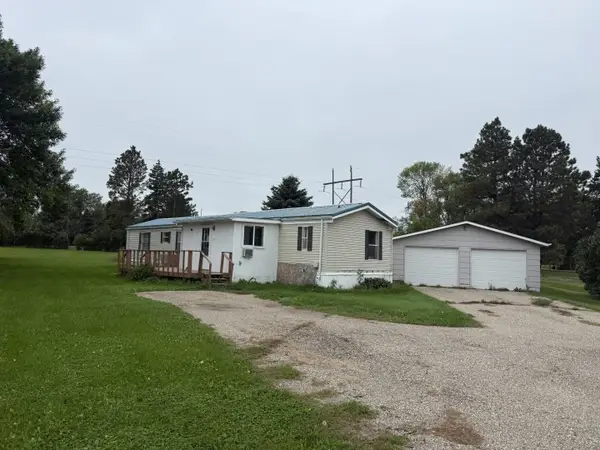 1512 73rd St SE, Minot, ND 58703