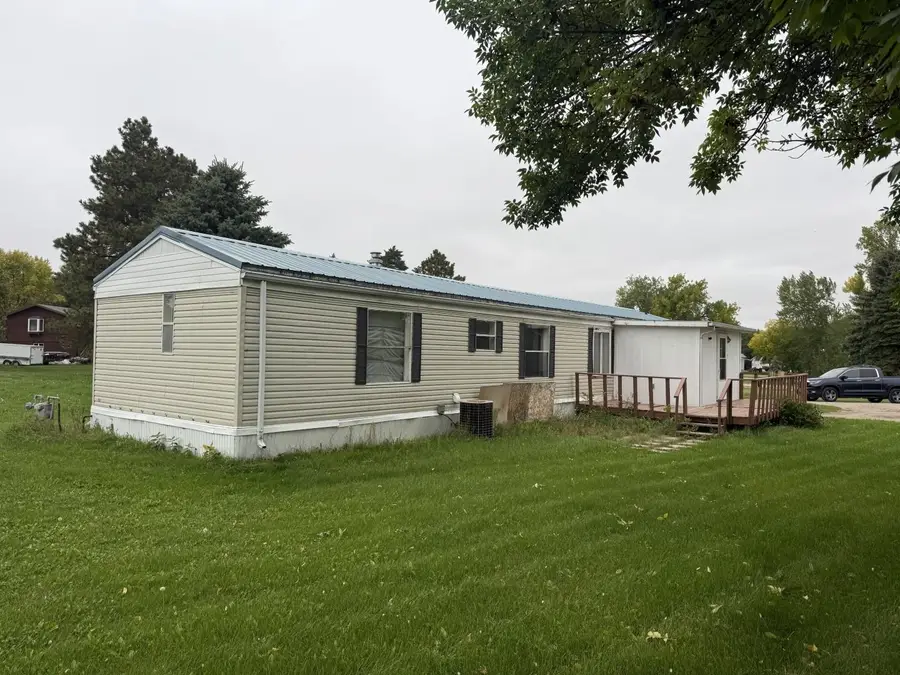 1512 73rd St SE, Minot, ND 58703 - #3