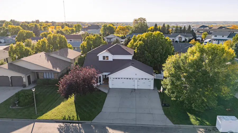 1624 13 1/2 ST SW, Minot, ND 58701 - #2