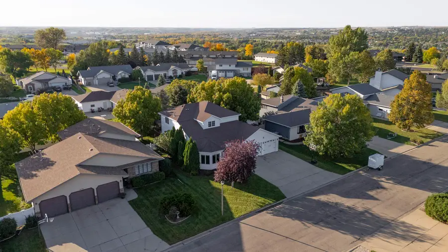 1624 13 1/2 ST SW, Minot, ND 58701 - #3