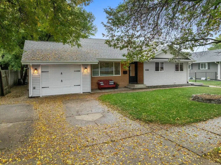 426 NW 11th Street, Minot, ND 58703 - #2