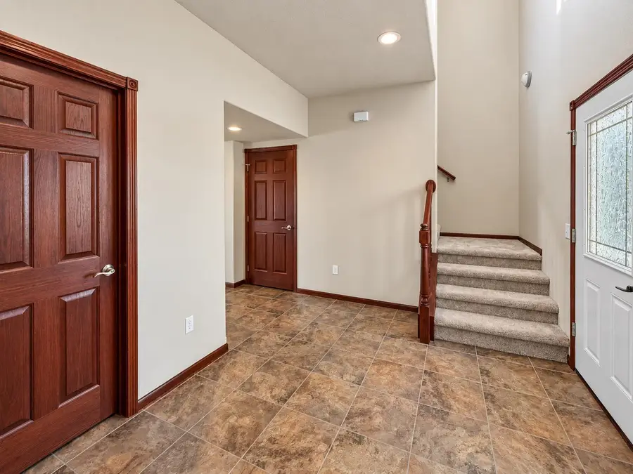 1906 23rd Ave NW, Minot, ND 58703 - #2
