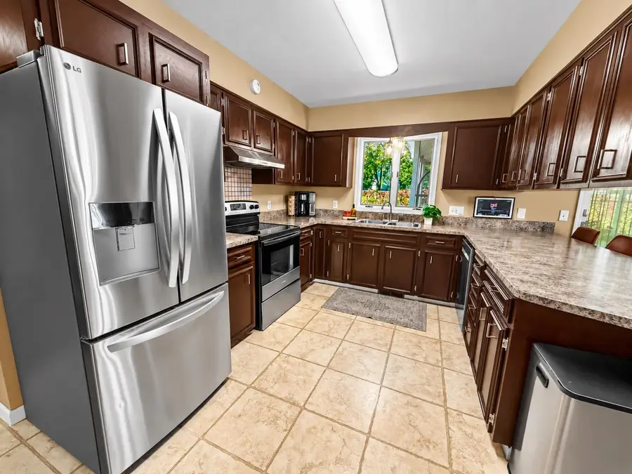 1426 1st St SE, Minot, ND 58701 - #3