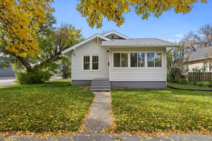 801 1ST ST NW, Minot, ND 58703 - #2