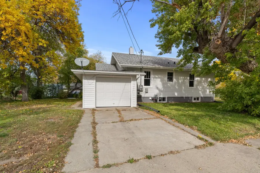 801 1ST ST NW, Minot, ND 58703 - #3