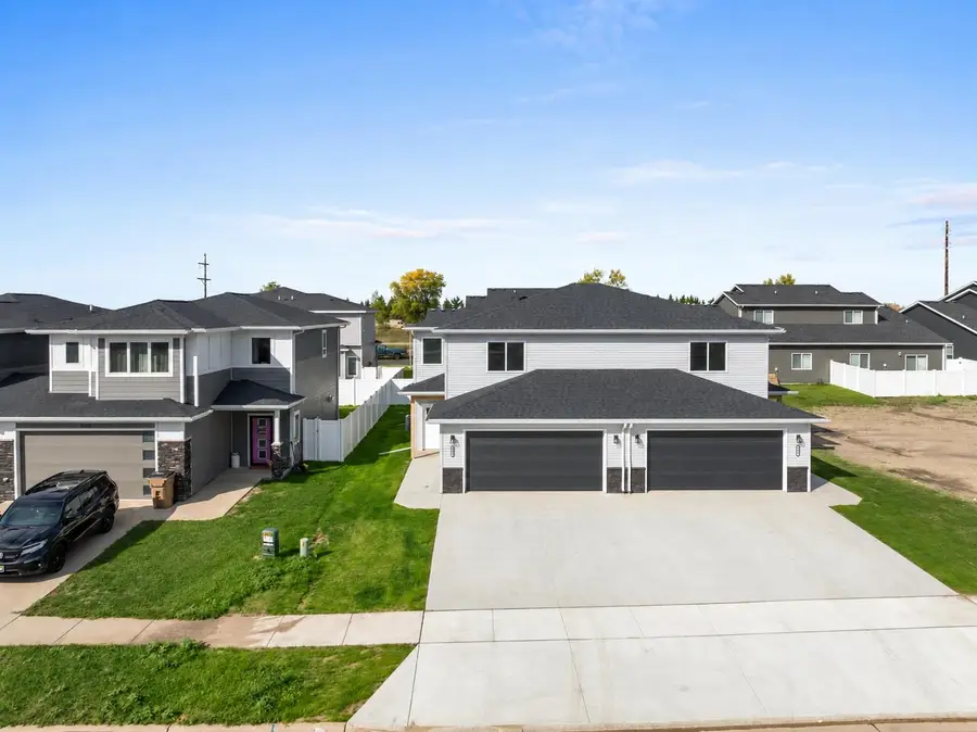 2409 Landmark Dr, Minot, ND 58703 - #3
