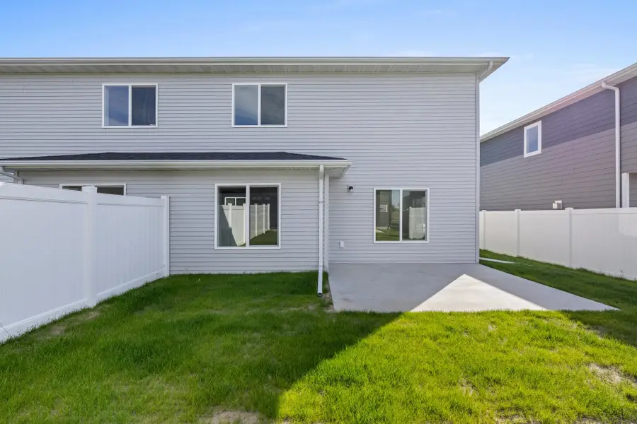 2413 Landmark Dr, Minot, ND 58703 - #2