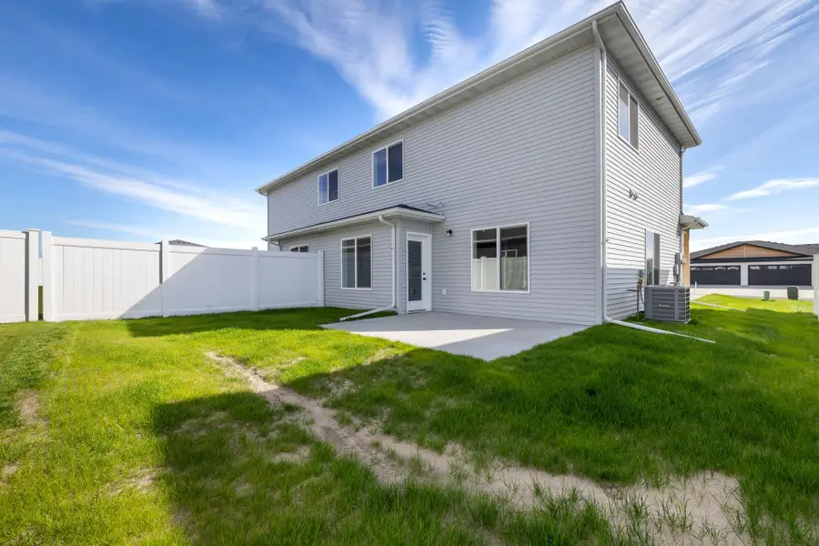 2413 Landmark Dr, Minot, ND 58703 - #3