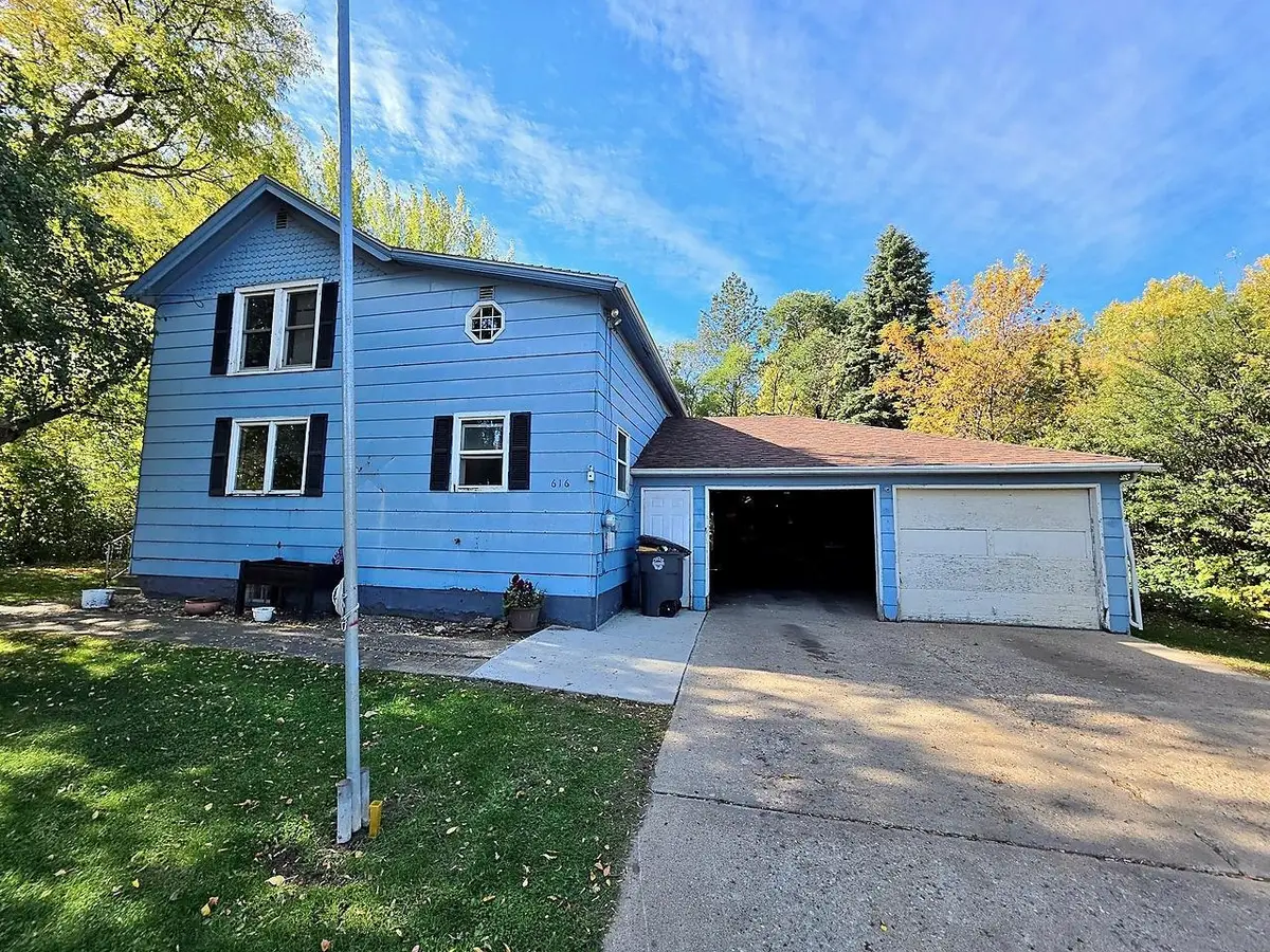 616 5th Ave SW, Rugby, ND 58368 - #1