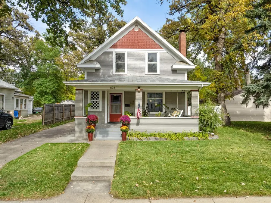 623 SE 1st Ave, Minot, ND 58701 - #2