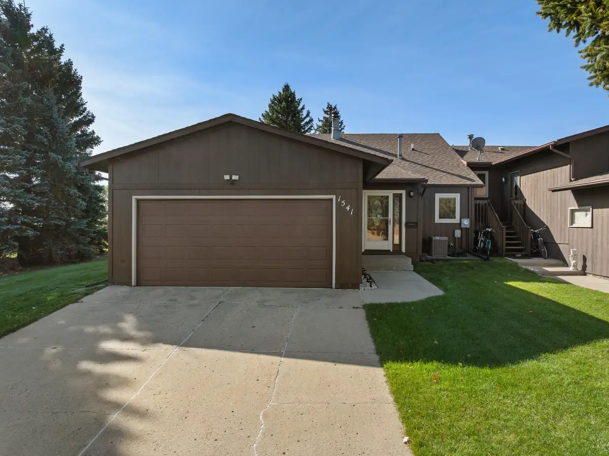 1541 NW 16th St, Minot, ND 58703 - #1