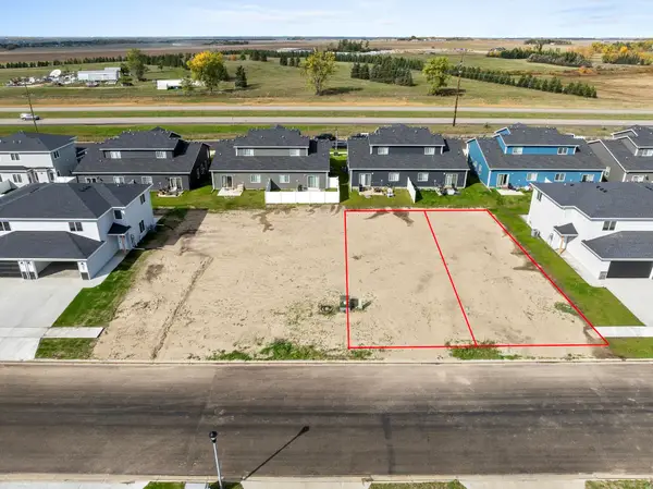 2425 & 2429 Landmark Dr., Minot, ND 58703