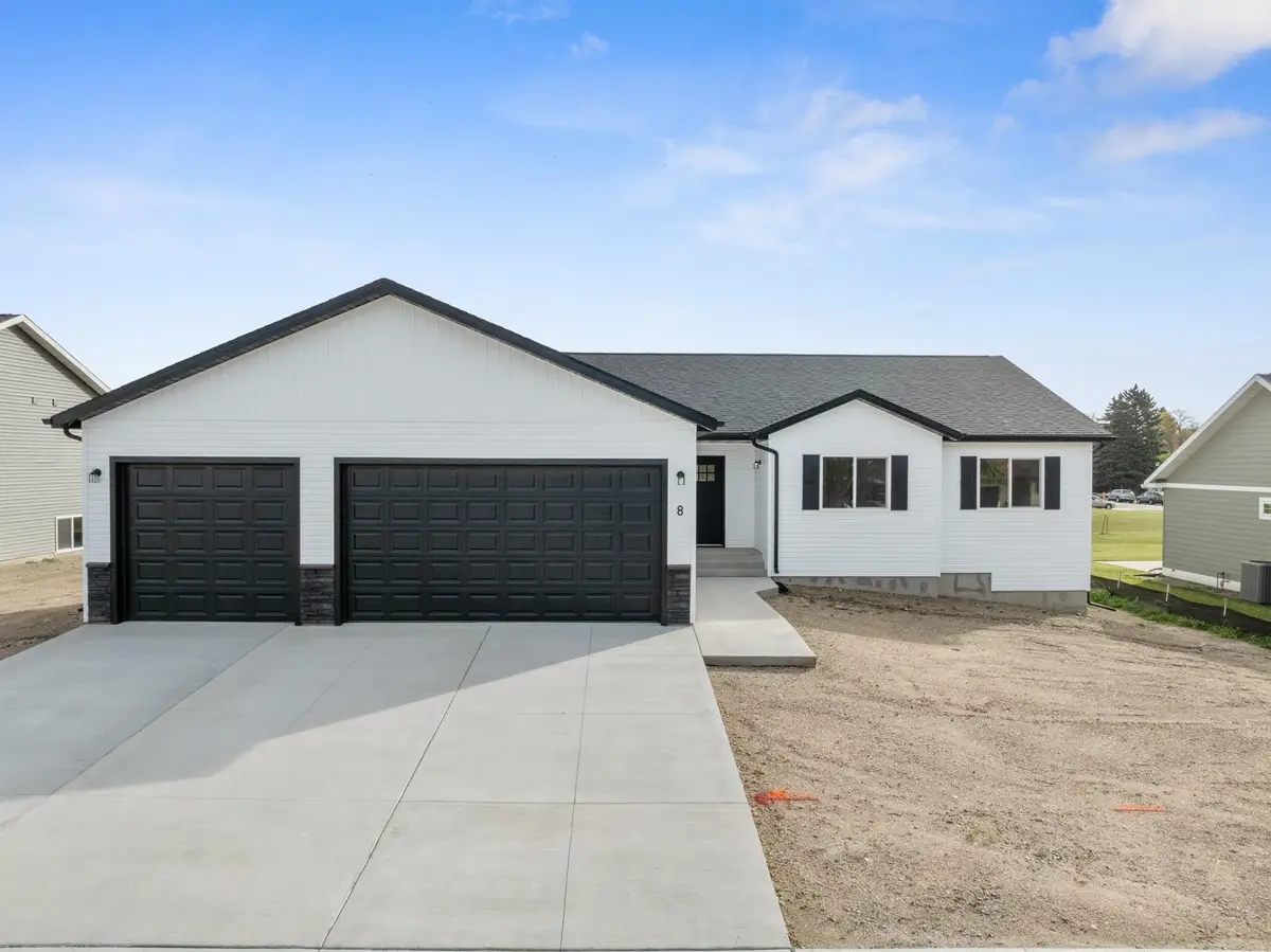 8 27th St NW, Minot, ND 58703 - #1