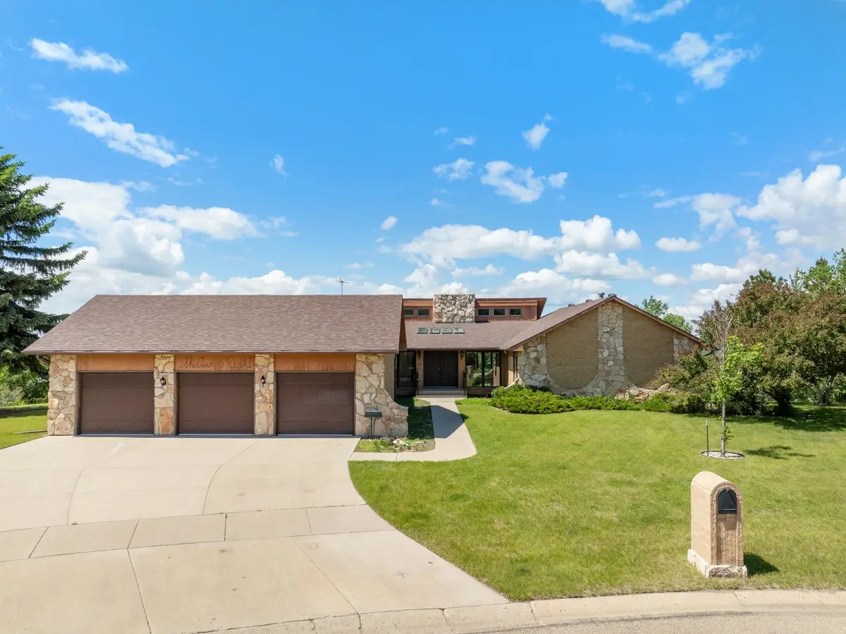 1308 10th Street SW, Minot, ND 58701 - #1