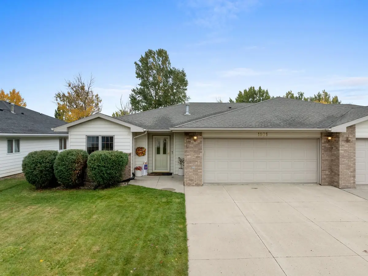 1101 34th Ave SW, Minot, ND 58701 - #1