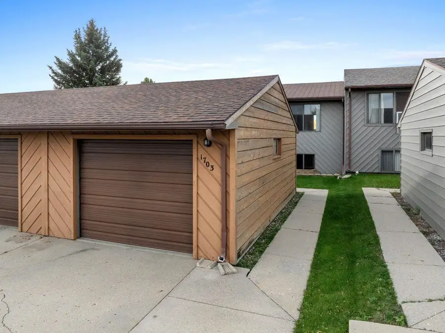 1703 16th St NW, Minot, ND 58703 - #3
