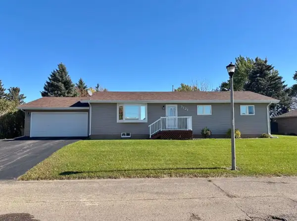 3121 1st St SE, Minot, ND 58701-0000