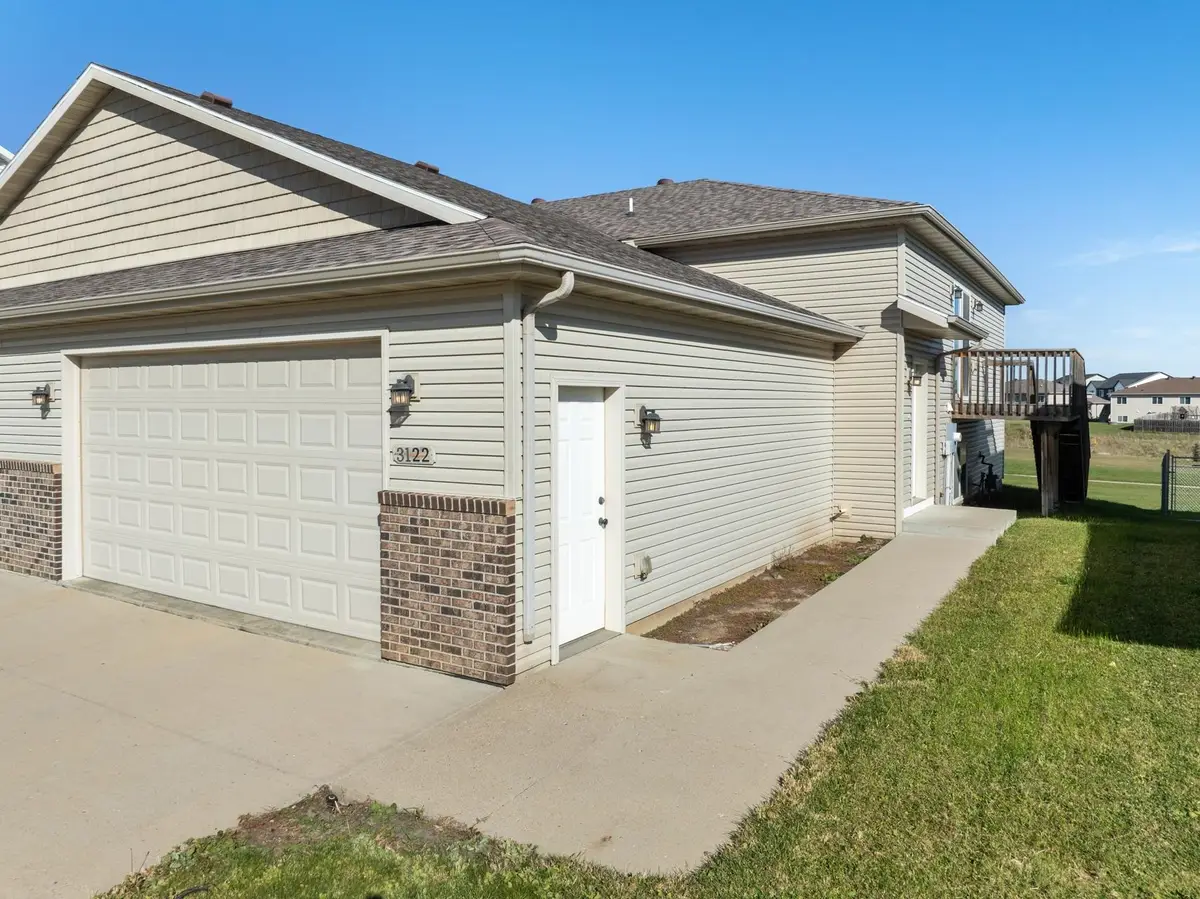 3122 NE 8th St, Minot, ND 58703 - #1
