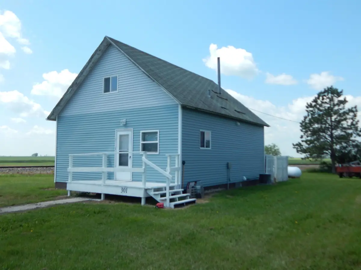 301 3rd AVE W, Makoti, ND 58756 - #1