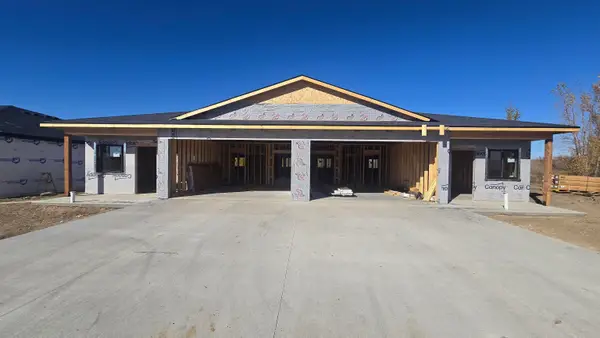 2107 35th St NW, Minot, ND 58703