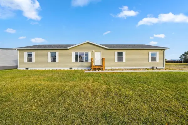 621 9th Ave. SE, Stanley, ND 58784