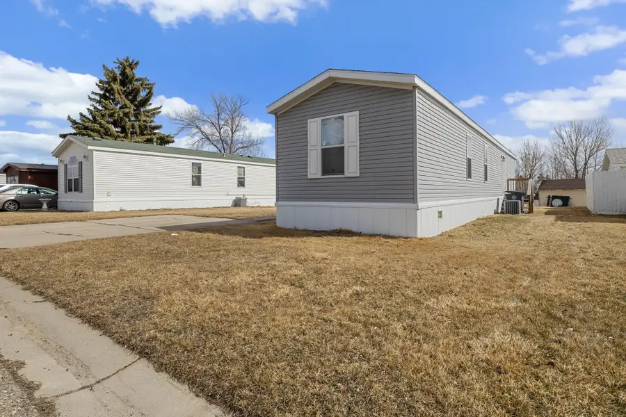 405 SE 31st Ave Lot 16, Minot, ND 58701 - #2