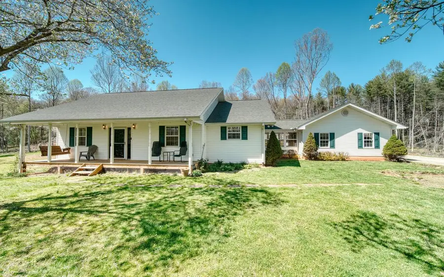 157 Crescent Rd, Blairsville, GA 30512 - #2