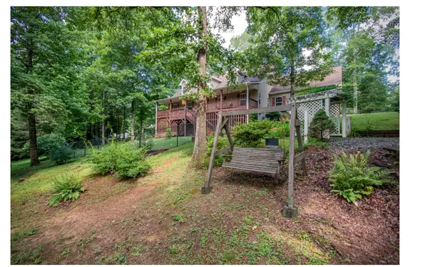 149 Four Paws Lane, Murphy, NC 28906