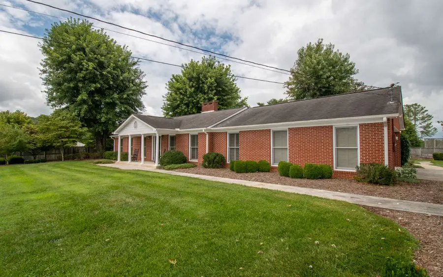 848 Hillcrest Drive, McCaysville, GA 30555 - Image #2