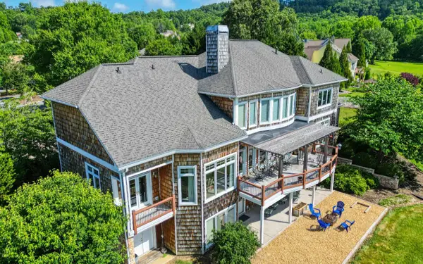 4175 Asheland Cove Drive, Young Harris, GA 30582