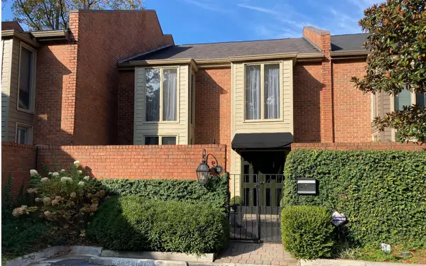 50 NE Willow Glen, Atlanta, GA 30342