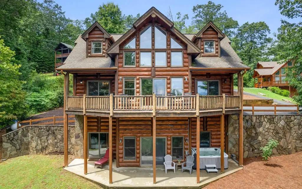 203 Deerfield Ln, Blue Ridge, GA 30513 - #1