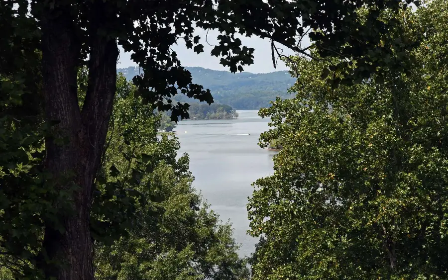 410 Lake Ridge Drive, Hiawassee, GA 30546 - Image #3