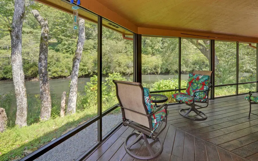 719 Riverbend Drive, Hayesville, NC 28904 - Image #2