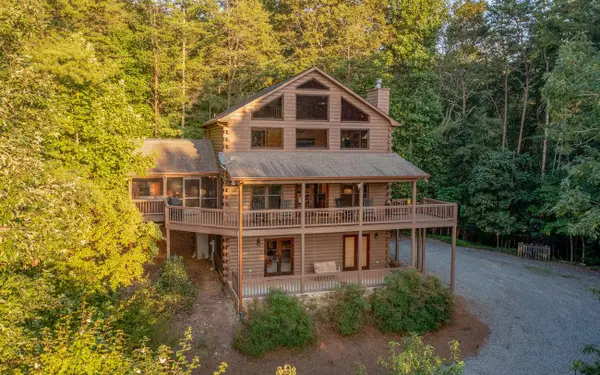 964 Walkabout Creek Rd, Morganton, GA 30560