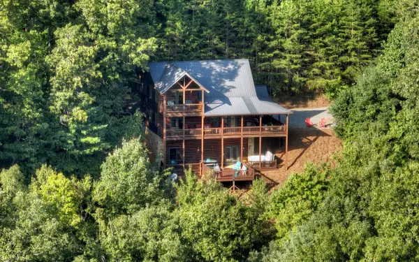 279 Dream Cove Road, Blue Ridge, GA 30513