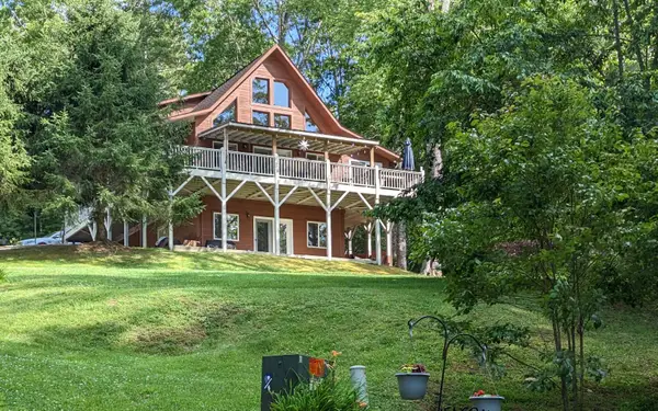 405 Golden Eagle Dr, Murphy, NC 28906