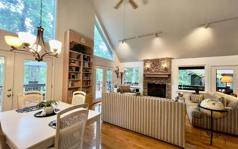 457 Bourne Dr, Murphy, NC 28906 - Image #2