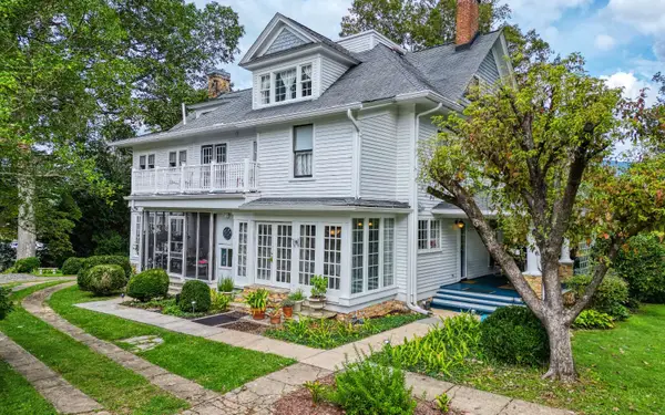 1194 Main Street, Andrews, NC 28901