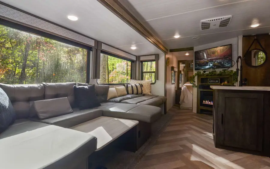 146 19th St, Ellijay, GA 30540 - #3