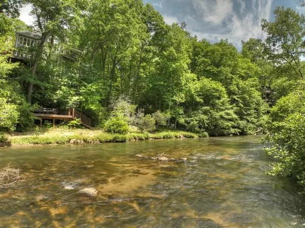 207 Delphi Hills Lane, McCaysville, GA 30555