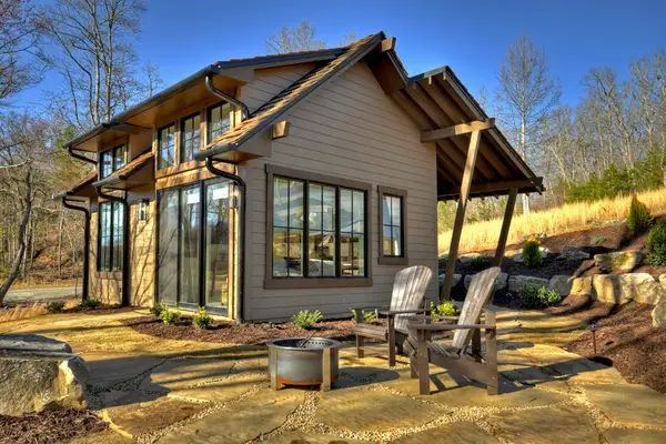 300 Old Toccoa Loop, Mineral Bluff, GA 30559