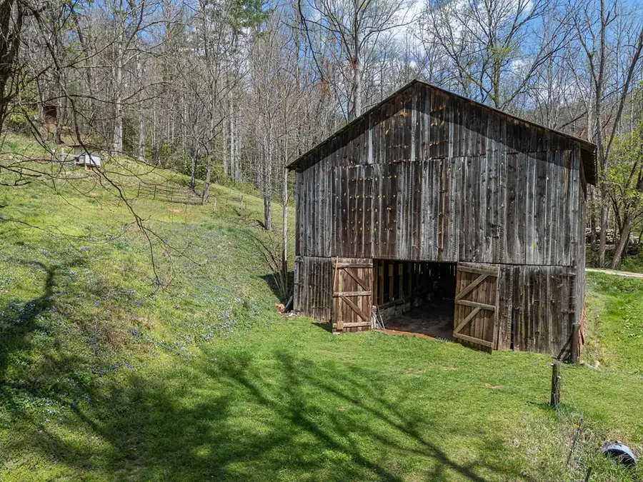 211 Gregory Hollow Road, Robbinsville, NC 28771 - Image #3